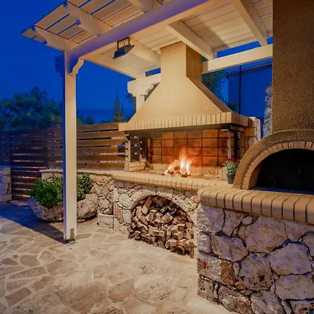 Daniela - Private Pool And Serene Location, By Zantewize Koríthion