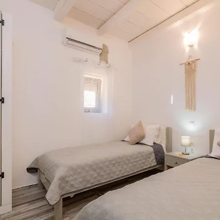 빌라 Daniela - Private Pool And Serene Location, By Zantewize Koríthion