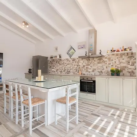 Daniela - Private Pool And Serene Location, By Zantewize