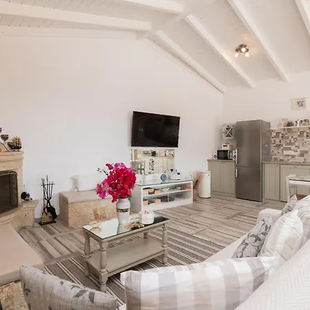 Villa Daniela - Private Pool And Serene Location, By Zantewize