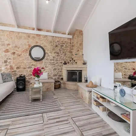 Villa Daniela - Private Pool And Serene Location, By Zantewize Koríthion