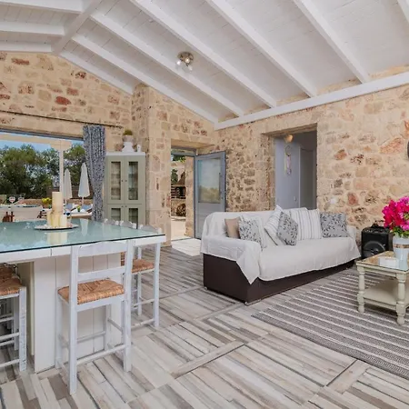 Daniela - Private Pool And Serene Location, By Zantewize Villa Koríthion