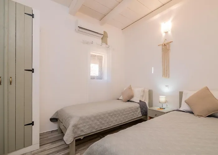 Вилла Daniela - Private Pool And Serene Location, By Zantewize Коритион