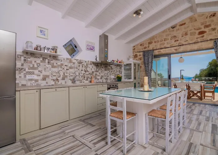 Daniela - Private Pool And Serene Location, By Zantewize فيلة Koríthion