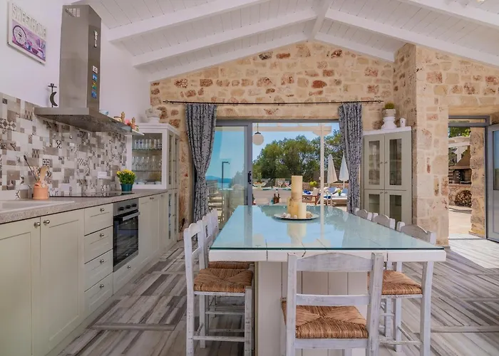 Daniela - Private Pool And Serene Location, By Zantewize