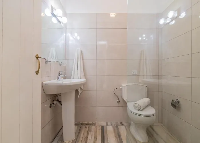 Daniela - Private Pool And Serene Location, By Zantewize