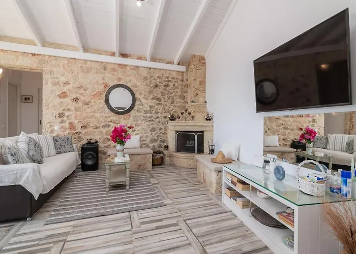 فيلة Daniela - Private Pool And Serene Location, By Zantewize Koríthion