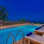 Daniela - Private Pool And Serene Location, By Zantewize 别墅